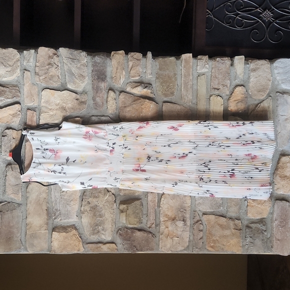 White House Black Market White Floral Dress ♥ - Picture 9 of 11